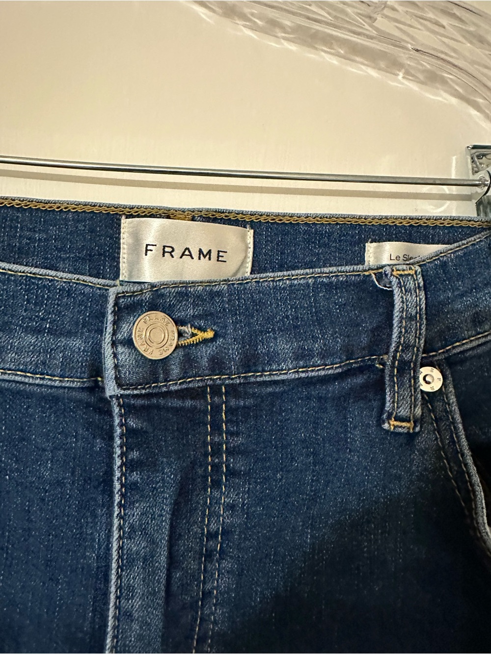 Frame Denim Le Sleek Straight Leg Jeans in Femma Wash 32 - Picture 5 of 6